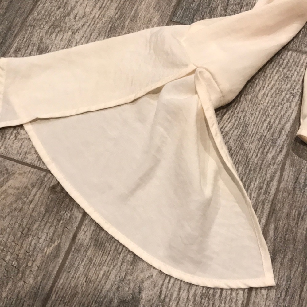 K Lab satin bow front top bell slit sleeves - Picture 2 of 7